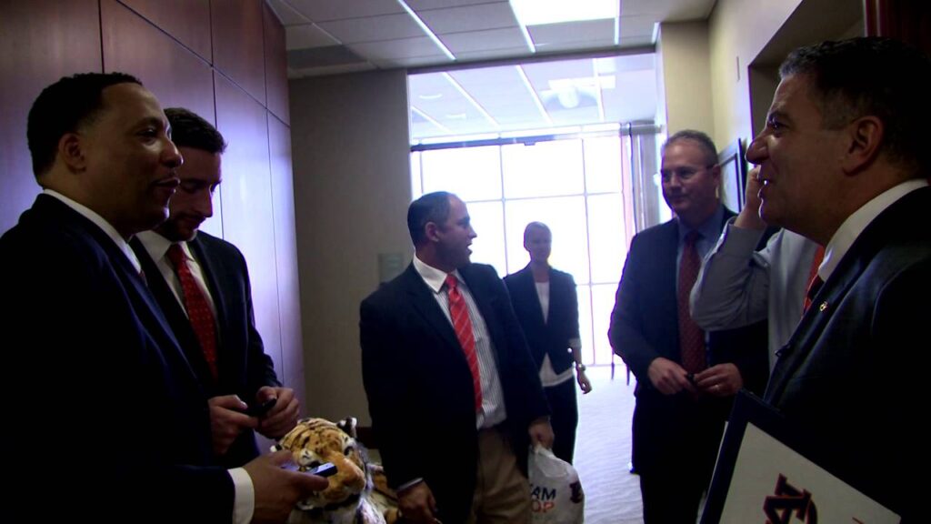 bruce pearls first day as auburns head basketball coach