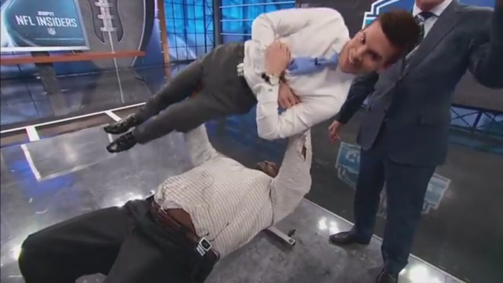 former nfl lineman damien woody bench presses field yates espn