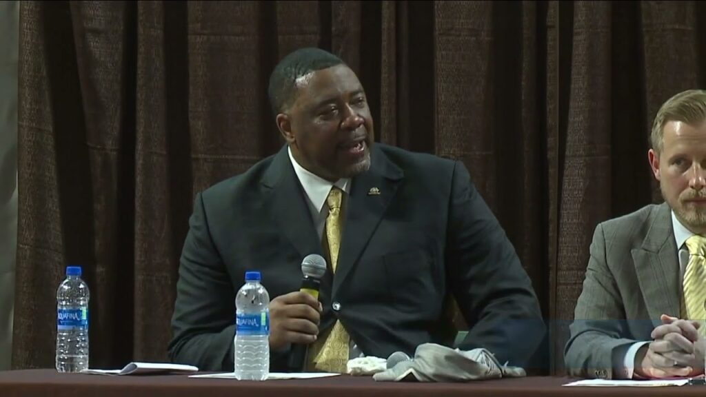 western michigan introduces dwayne stephens as new mens basketball coach