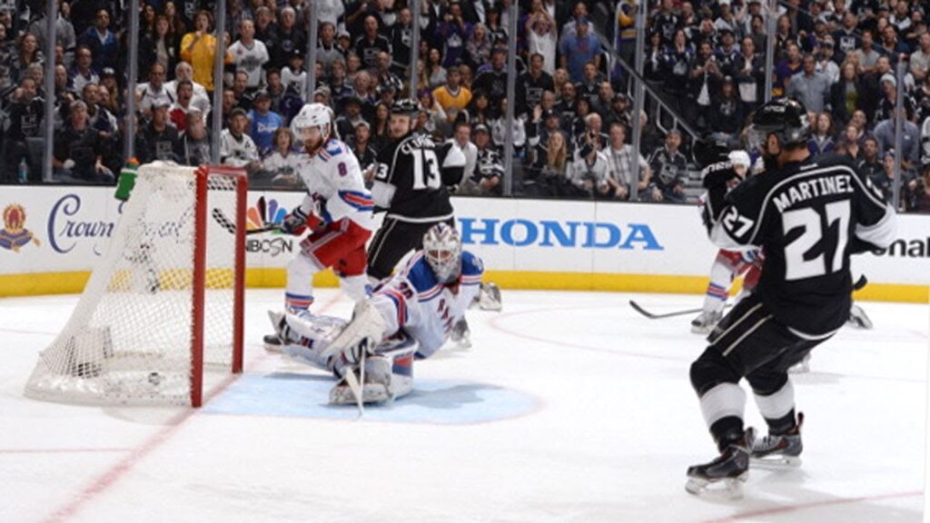 alec martinez wins the 2014 stanley cup for los angeles kings in 2ot