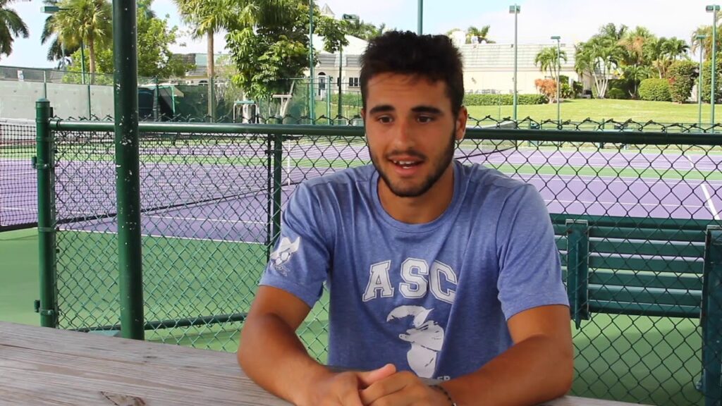 alejandro moro jugador en asc persiguiendo el sueno de ser jugador de tenis profesional