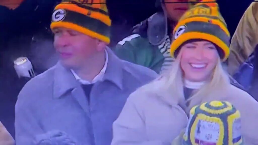 alex rodriguez sighting in packers game may be with melanie collins cbs nfl sideline reporter