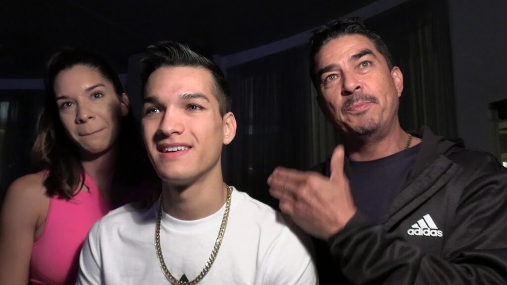 brandon figueroa and his sister who helps coach him esnews boxing