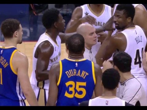 kevin durant bumped by alexis ajinca pelicans vs warriors 12 13 2016