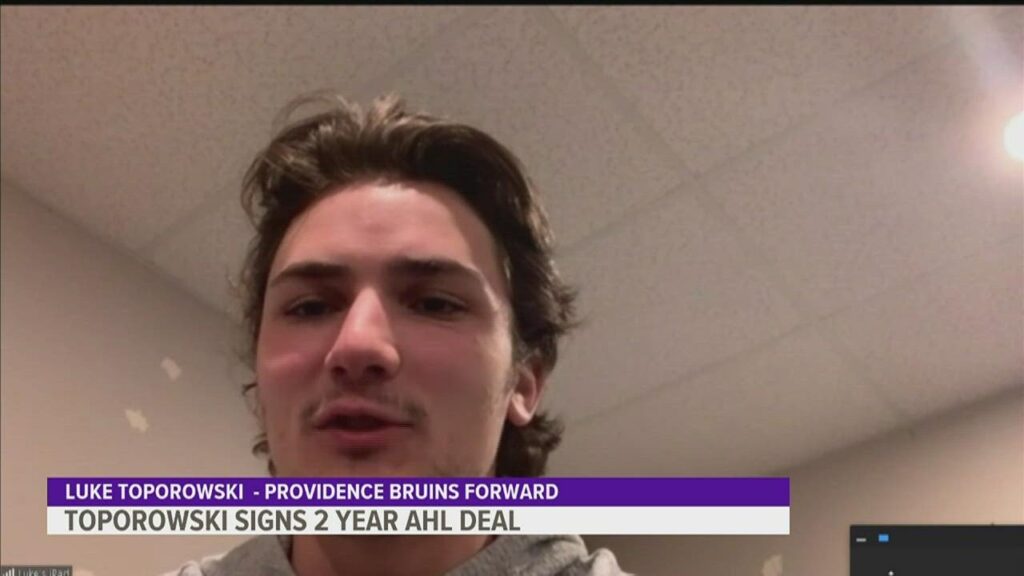 luke toporowski becomes 1st qc native to sign pro hockey contract