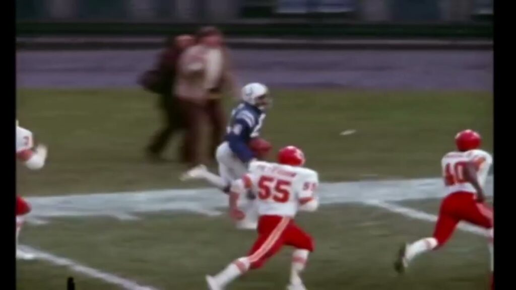 lydell mitchell star running back colts and chargers 1970s