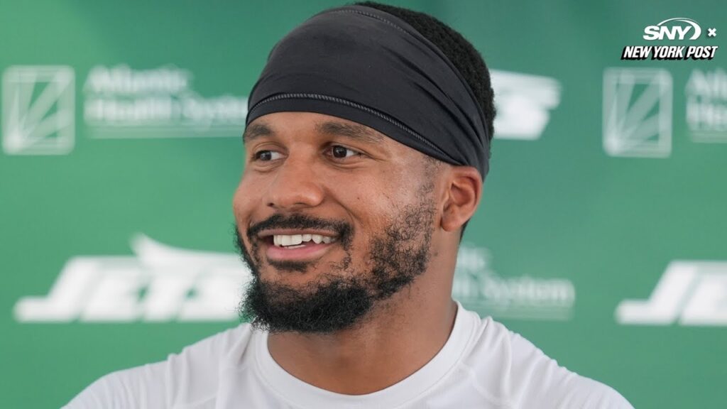 michael carter ii speaks after signing a 3 year 30 75 million extension with the jets