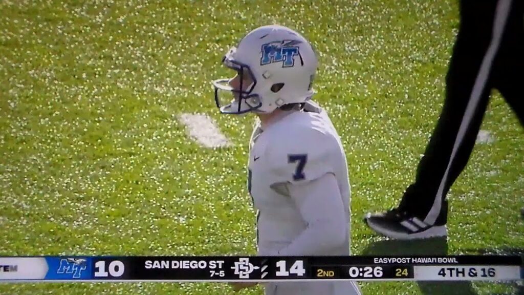 middle tennessee state k zeke rankin kicks 49 yard fg vs san diego state in hawaii bowl