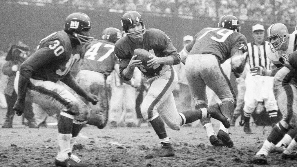 remembering y a tittle 2x mvp 4x all nfl pro football hall of famer nfl legend 1