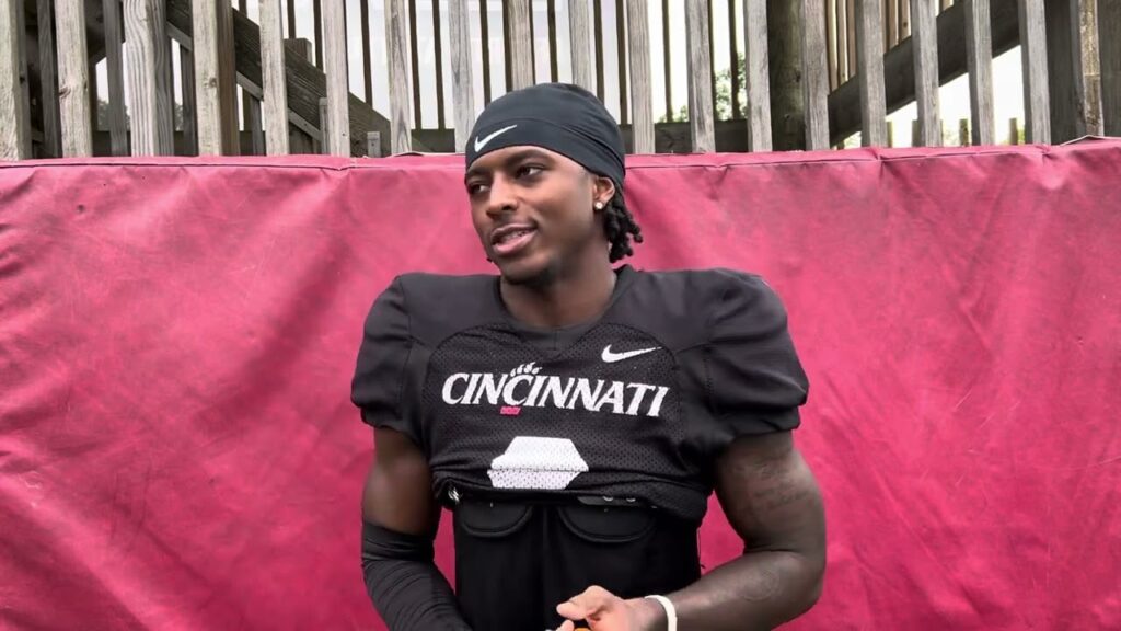 cincinnati cb ormanie arnold states that kerry coombs is like a father figure