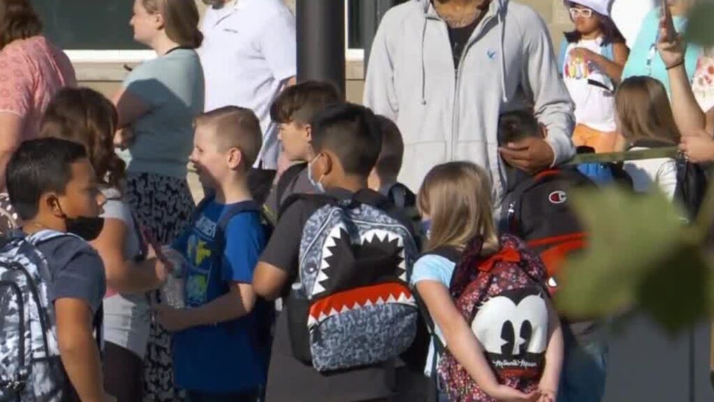 davis school district welcomes back students