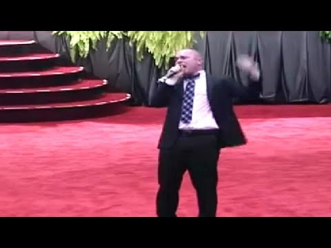 dr shane perry preaching praise break at the cogic holy convocation throwback 2010