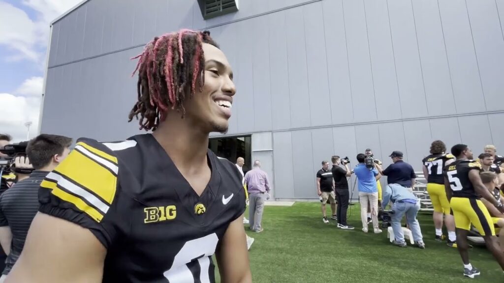 iowas jarriett buie dissects the hawkeyes wide receiver growth as a whole