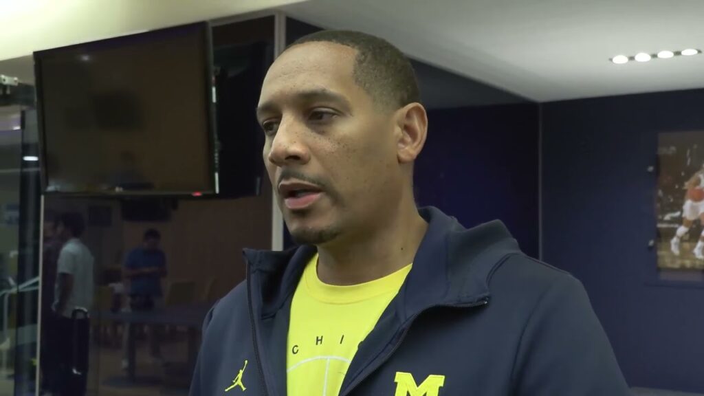 michigan assistant howard eisley previews the 2022 23 season