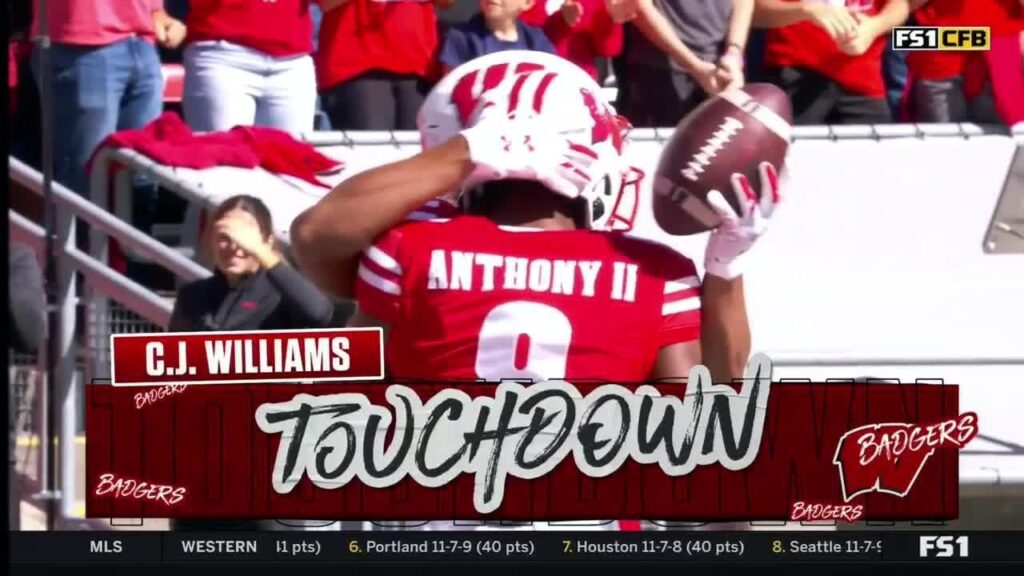 tyler van dyke slings it to c j williams for the score vs south dakota wisconsin football