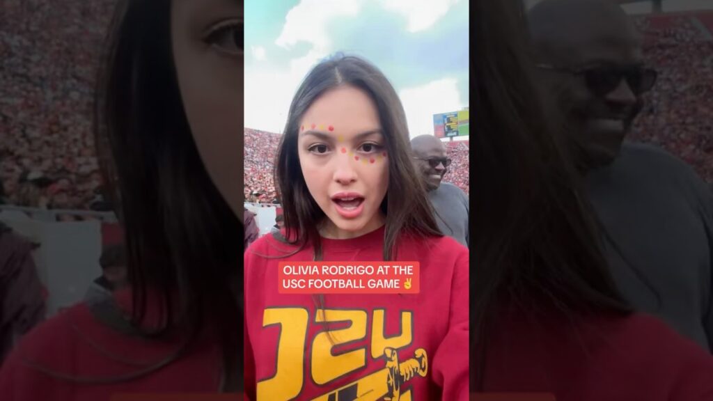 when olivia rodrigo went to the usc football game