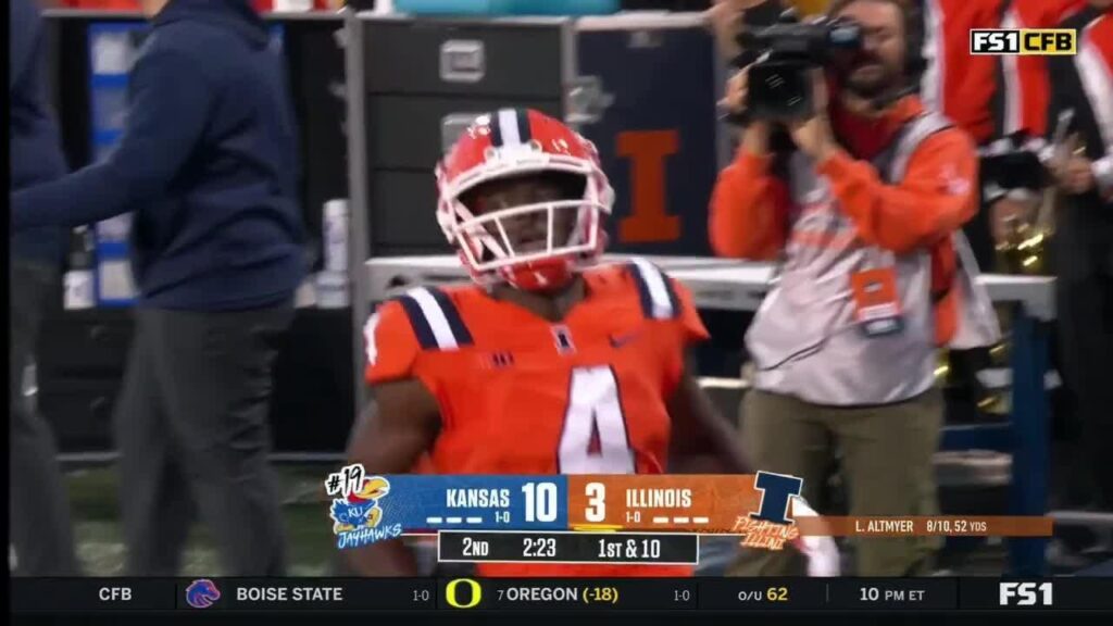 zakhari franklin makes one handed catch vs kansas illinois football 09 07 2024