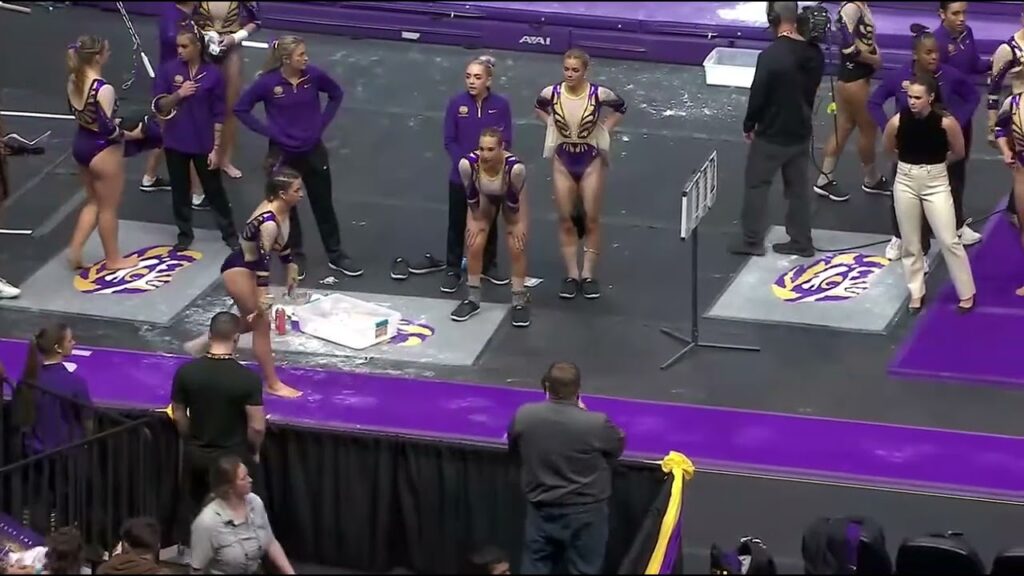 victoria roberts vault lsu gym101 12 16 24